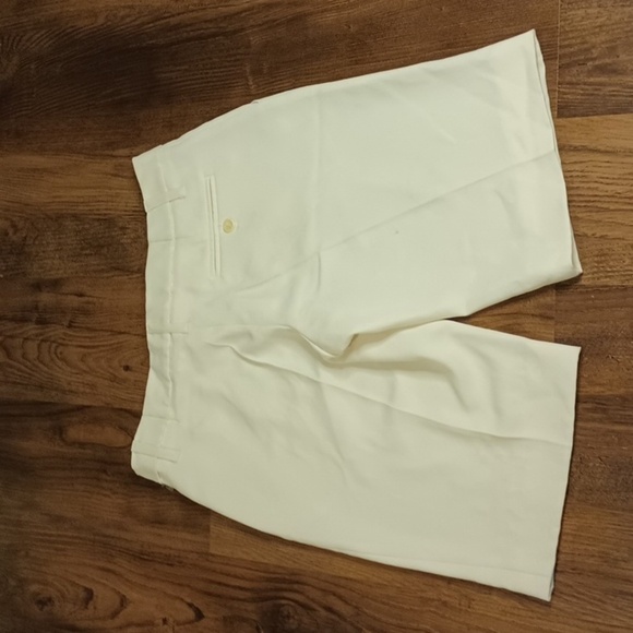 Vertigo Paris White Pleated Trouser Shorts KKK - Picture 5 of 6